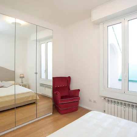 Exclusive Location, Cozy And Modern Милан